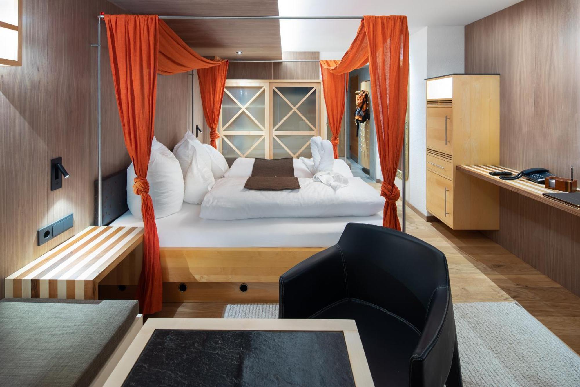 Hotel Goldener Adler - Im Sommer Silvretta Card Premium Inkludiert ايشجل المظهر الخارجي الصورة