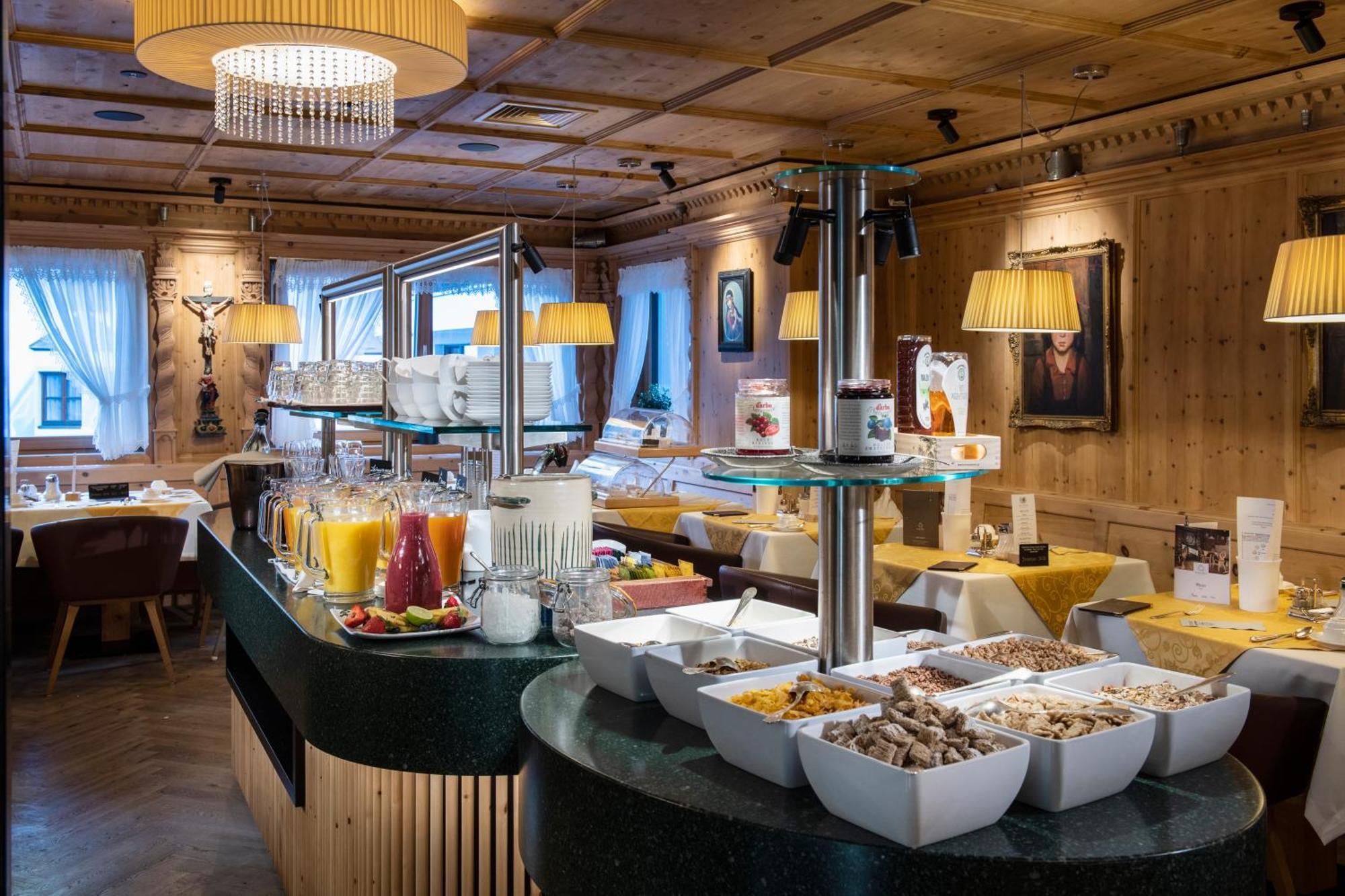 Hotel Goldener Adler - Im Sommer Silvretta Card Premium Inkludiert ايشجل المظهر الخارجي الصورة