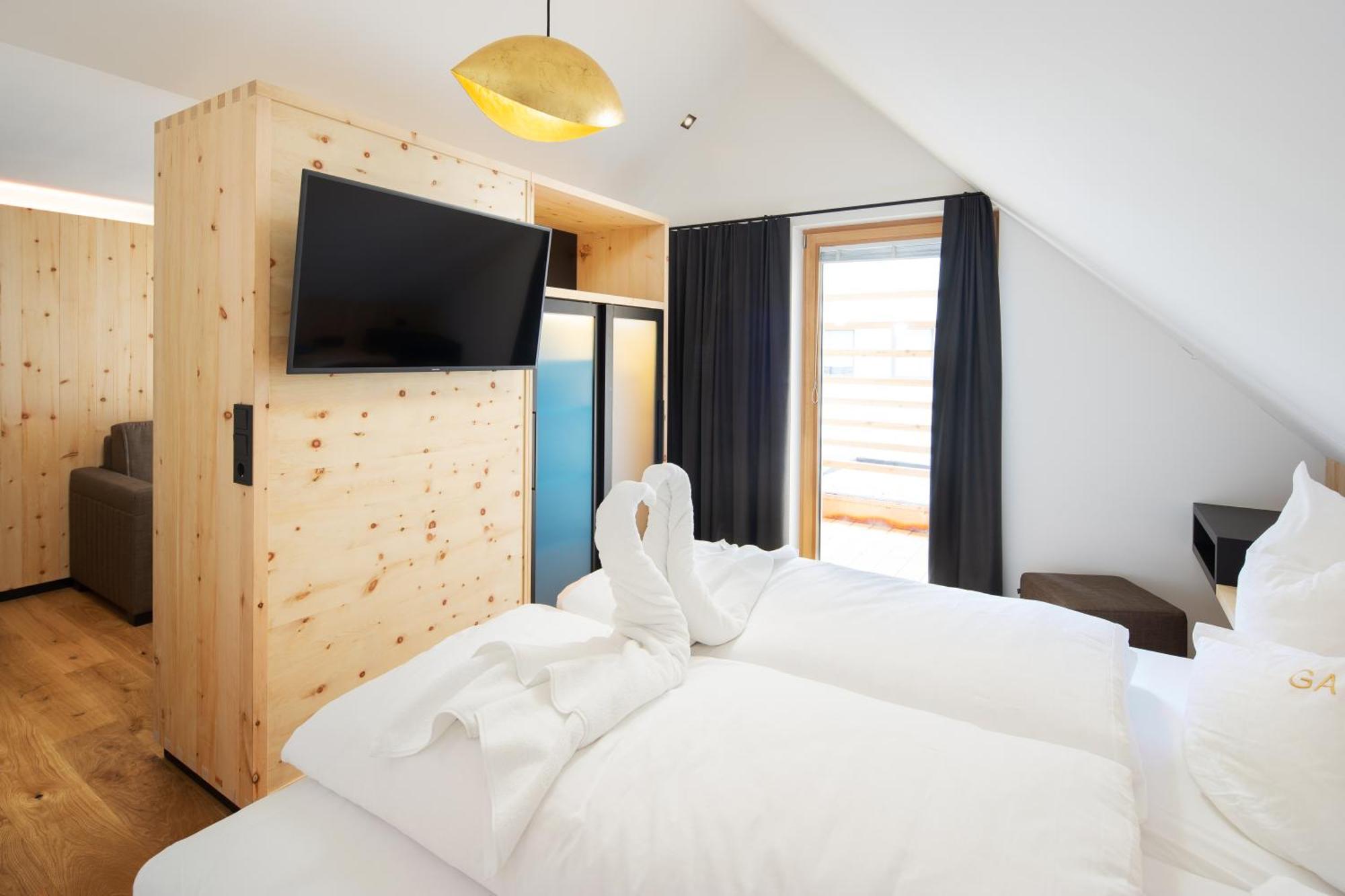Hotel Goldener Adler - Im Sommer Silvretta Card Premium Inkludiert ايشجل المظهر الخارجي الصورة