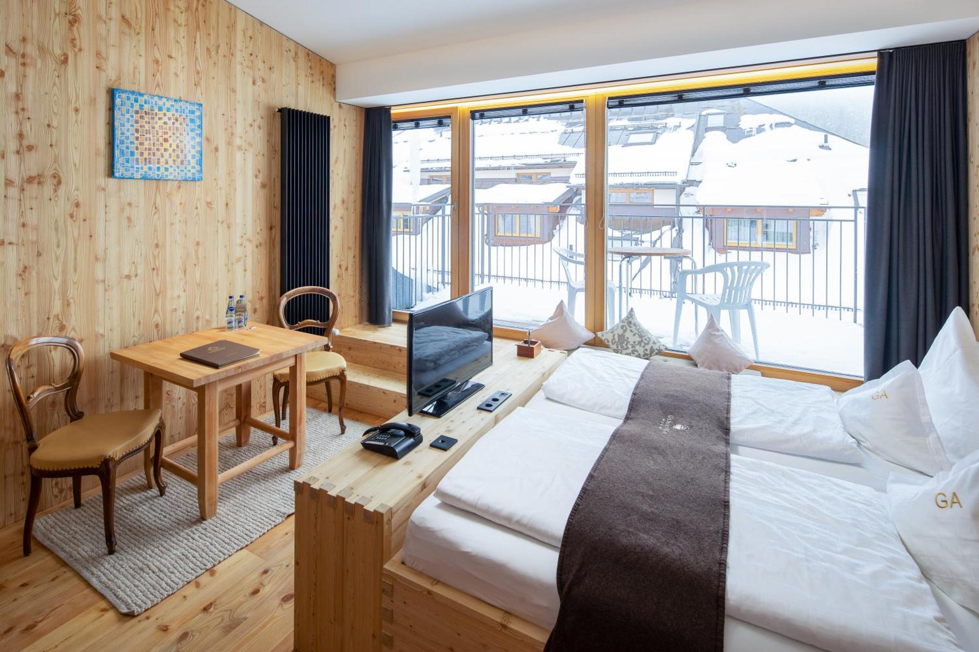 Hotel Goldener Adler - Im Sommer Silvretta Card Premium Inkludiert ايشجل المظهر الخارجي الصورة