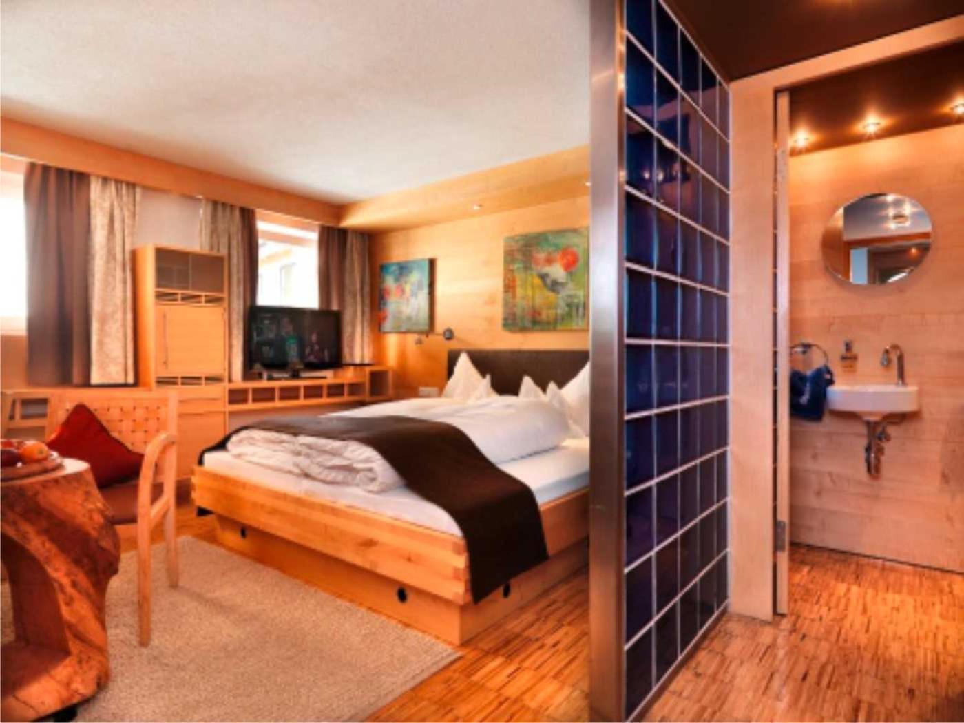 Hotel Goldener Adler - Im Sommer Silvretta Card Premium Inkludiert ايشجل المظهر الخارجي الصورة