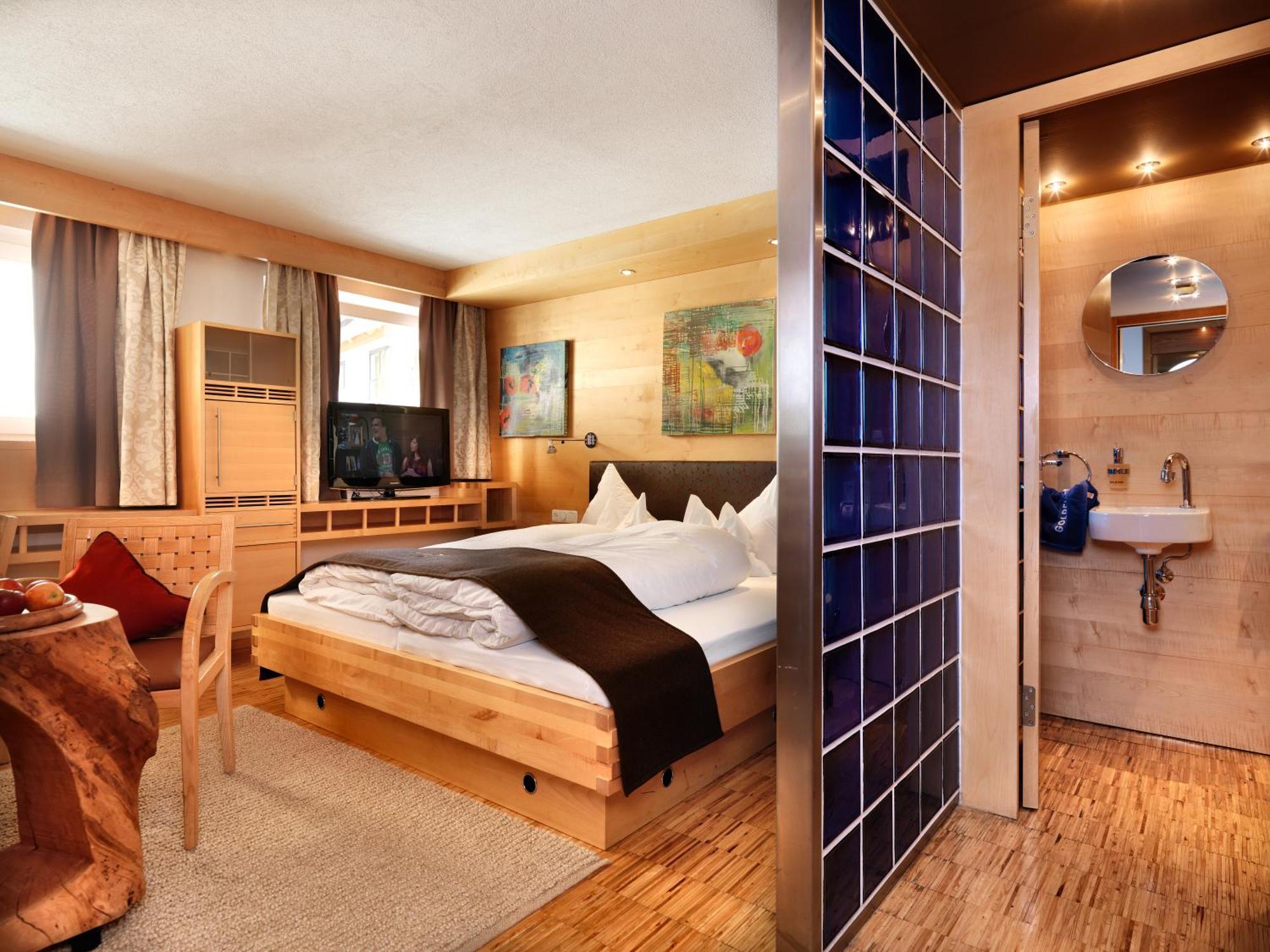 Hotel Goldener Adler - Im Sommer Silvretta Card Premium Inkludiert ايشجل المظهر الخارجي الصورة